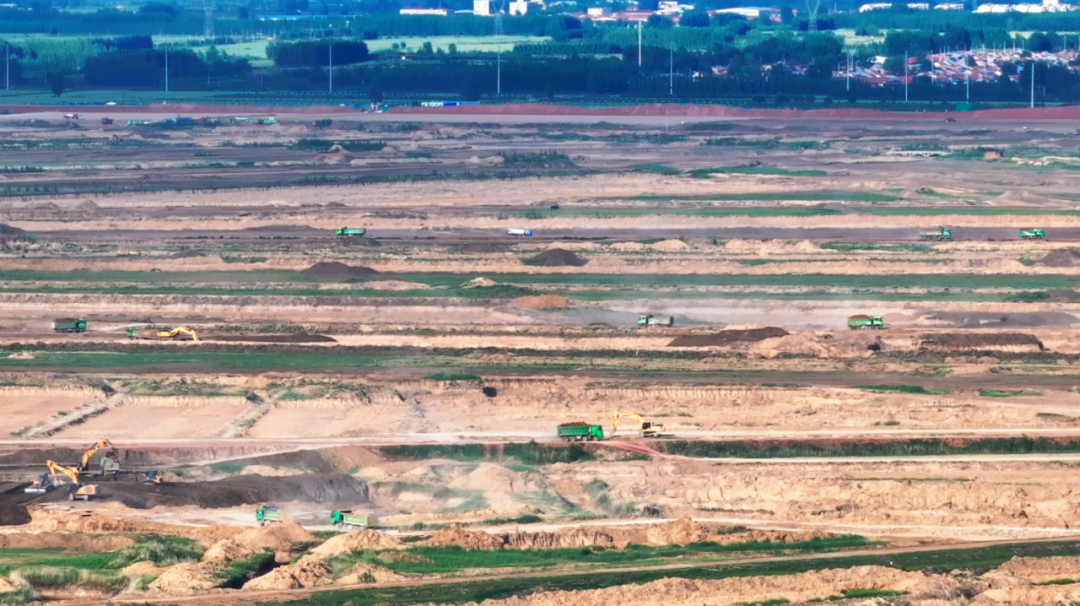 20251014153032_8203 20251014153032_8203