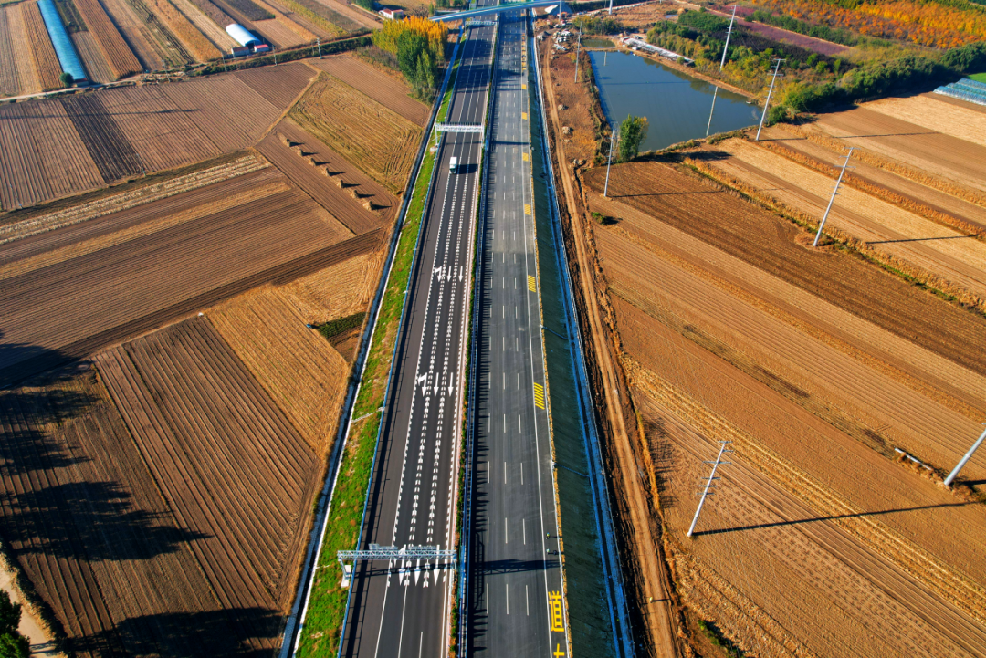 20251202094742_7902 20251202094742_7902